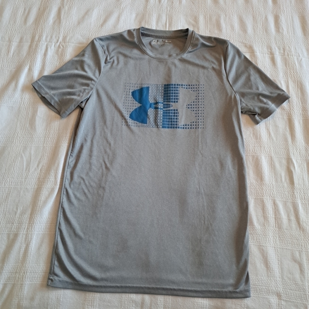 Under Armour men's small gray shirt